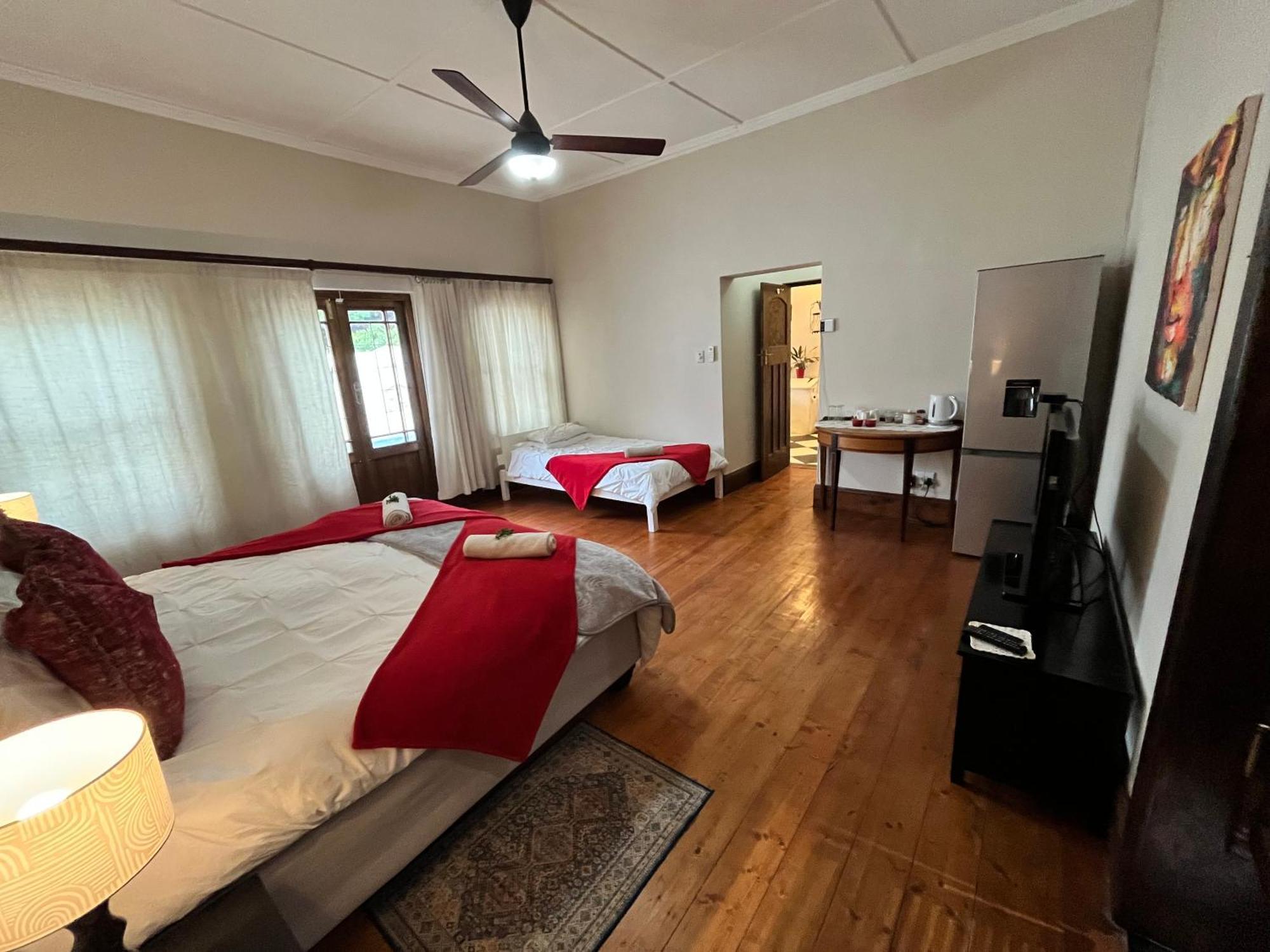 Toni'S Cottage Graaff-Reinet Εξωτερικό φωτογραφία